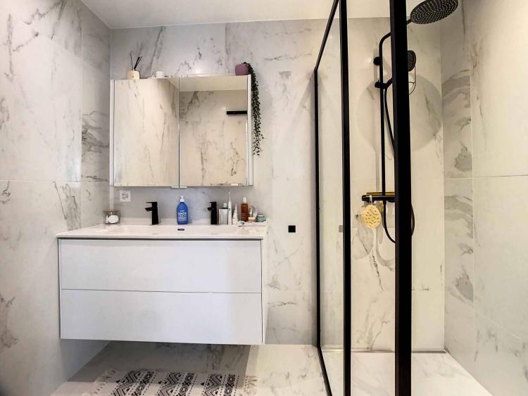 Villa contemporaine de 6.5 pièces dans les hauteurs de Neuchâtel