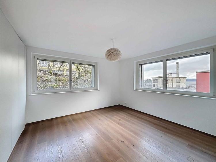 Duplex au style industriel en ville de Neuchâtel