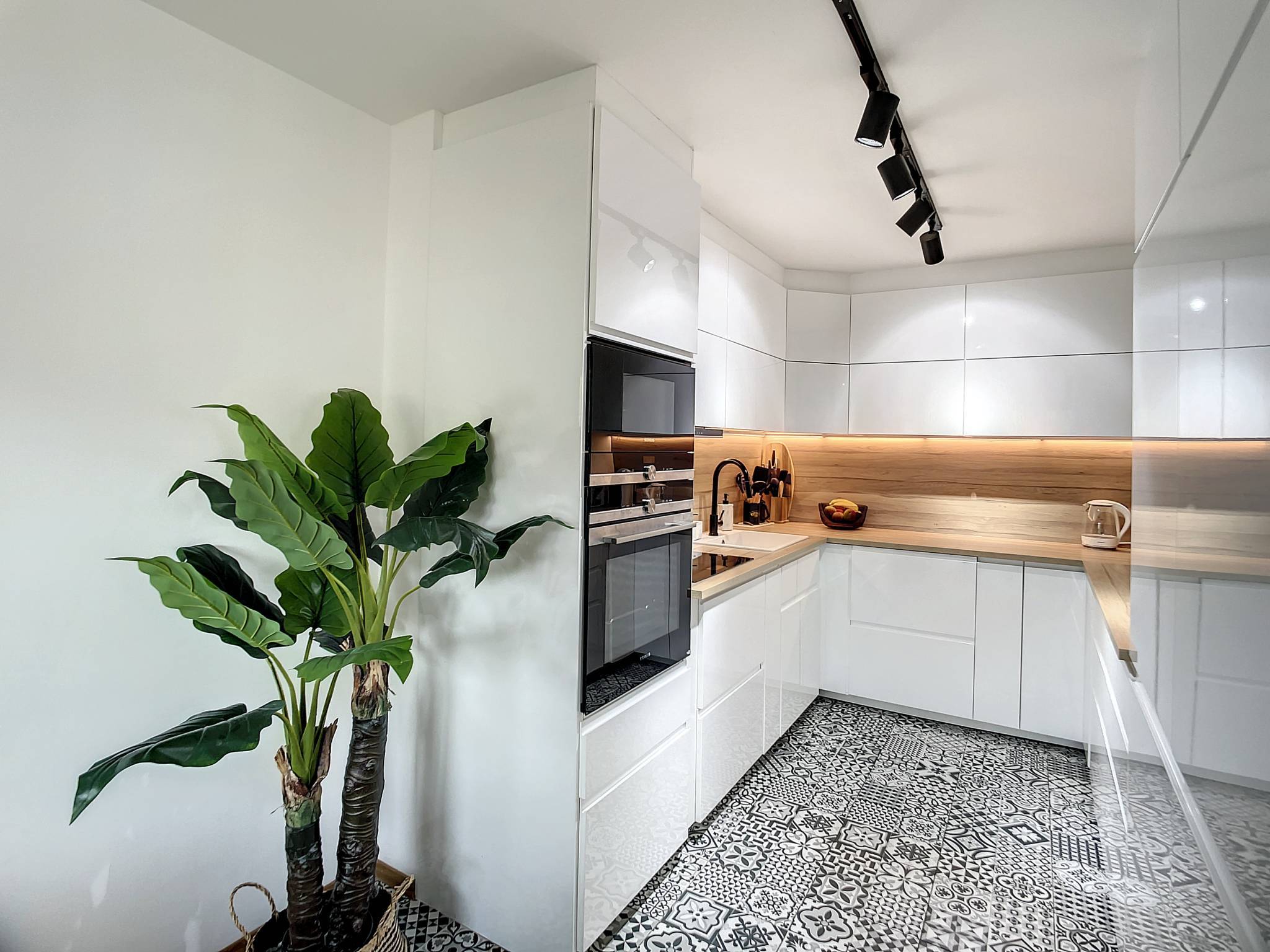 Appartement rénové de 4,5 pièces avec vue sur le lac