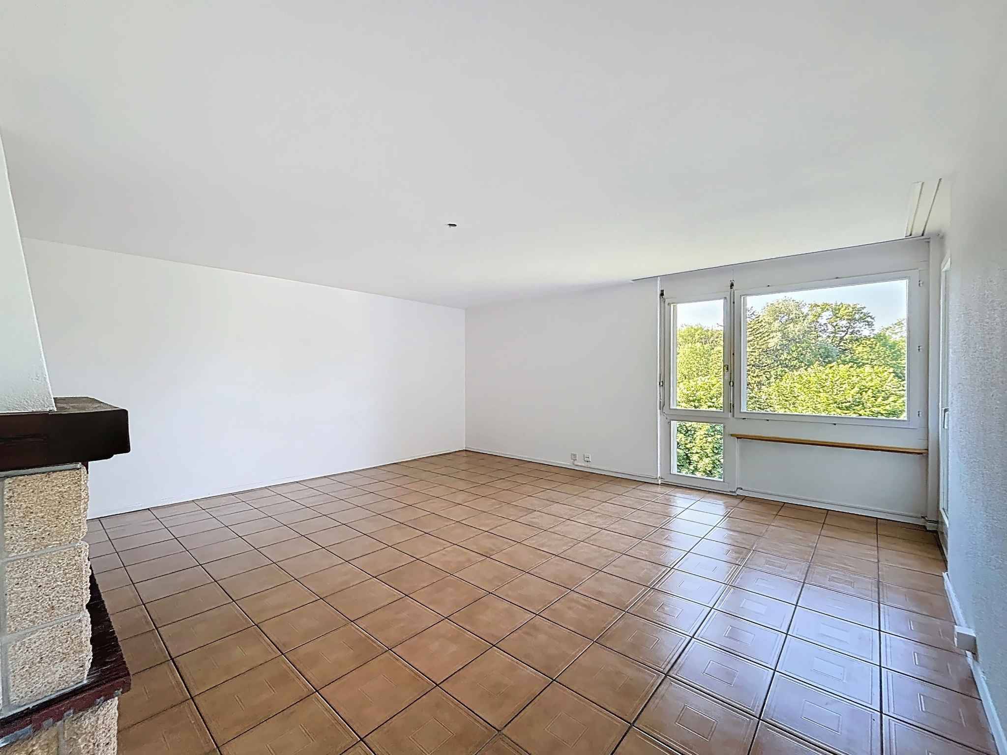 Appartement 4.5 pièces lumineux avec balcon et place de parc
