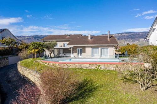 Superbe propriété de 10.5 pièces avec piscine et vue panoramique