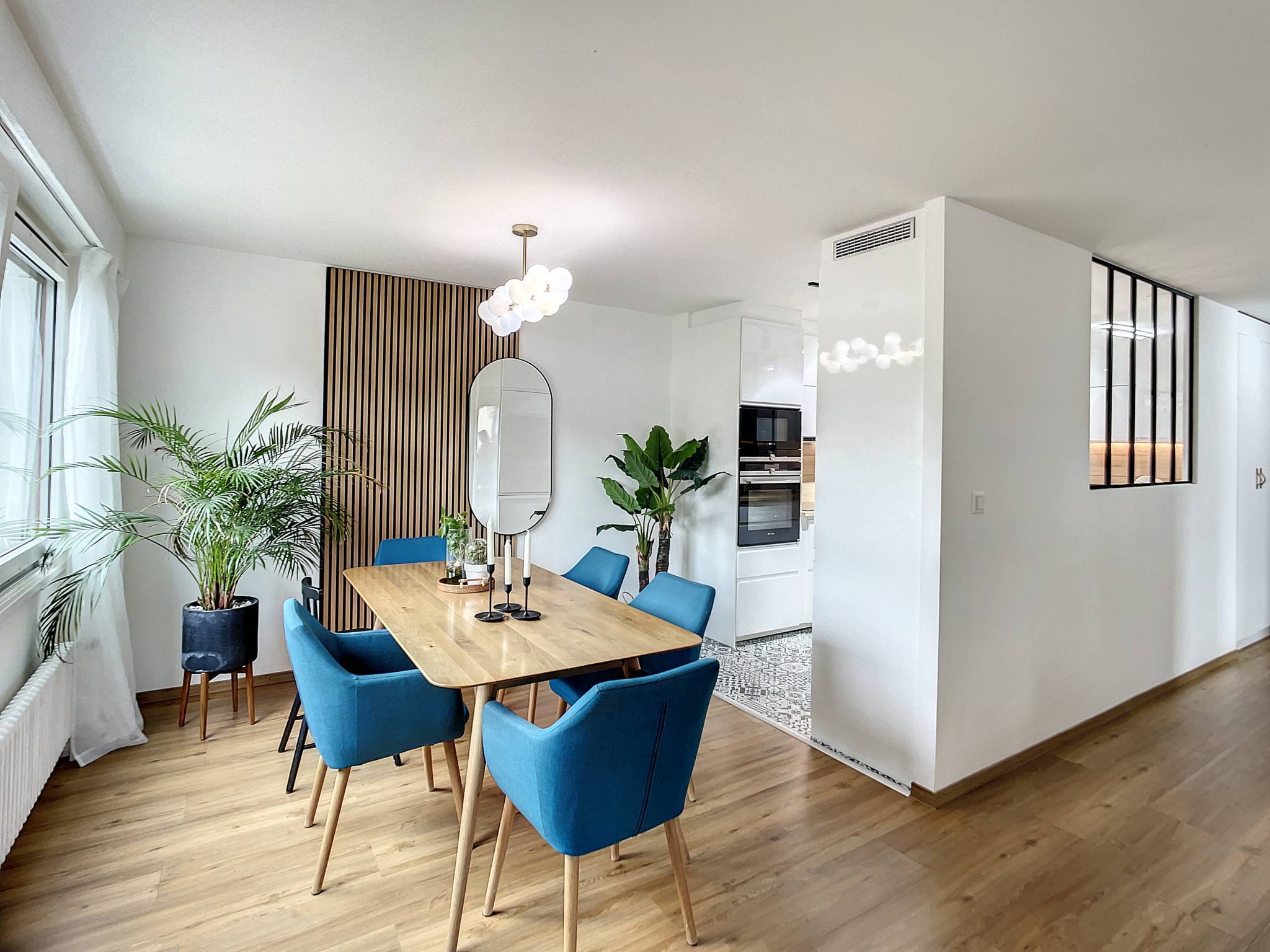 Appartement rénové de 4,5 pièces avec vue sur le lac