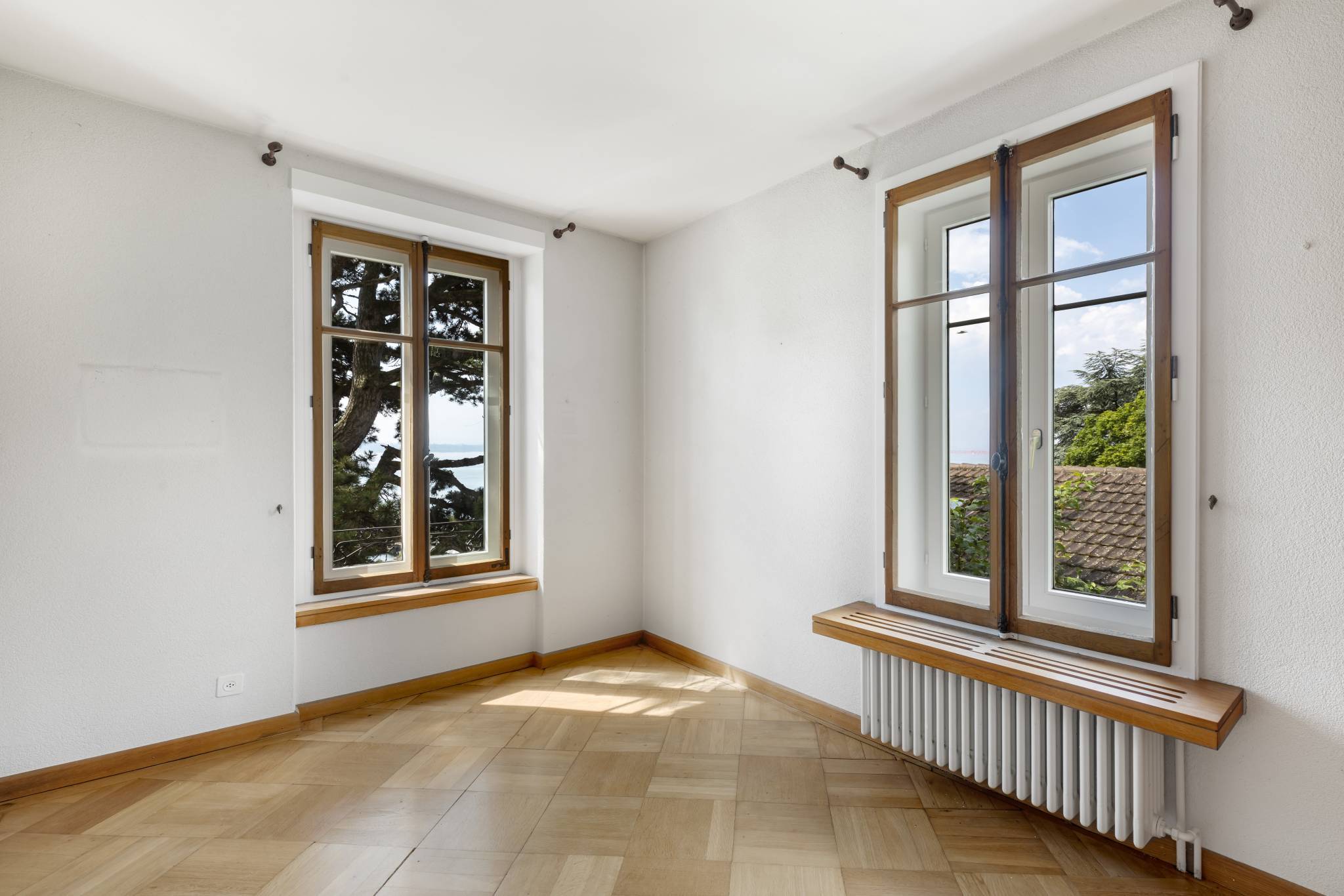 Maison de maître avec dépendance de 3.5 pièces en ville de Neuchâtel