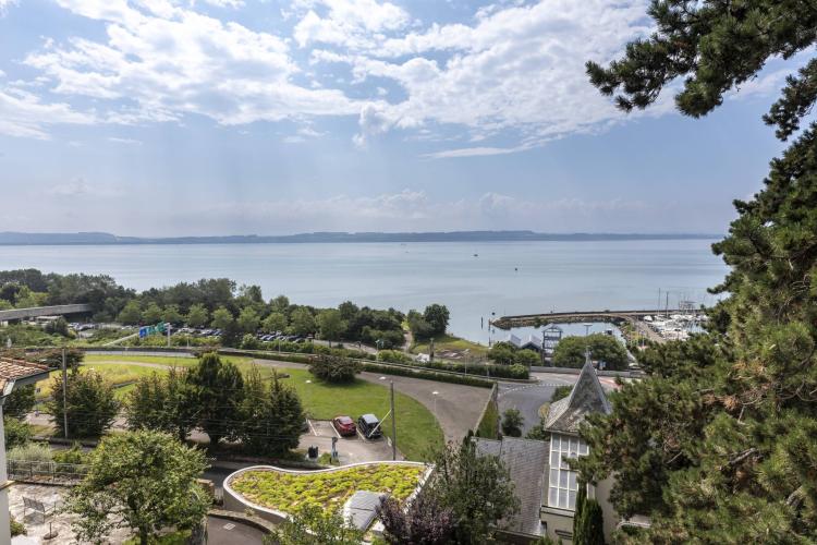 Maison de maître avec dépendance de 3.5 pièces en ville de Neuchâtel