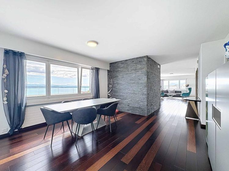 Penthouse de standing de 6,5 pièces dominant le lac et les montagnes