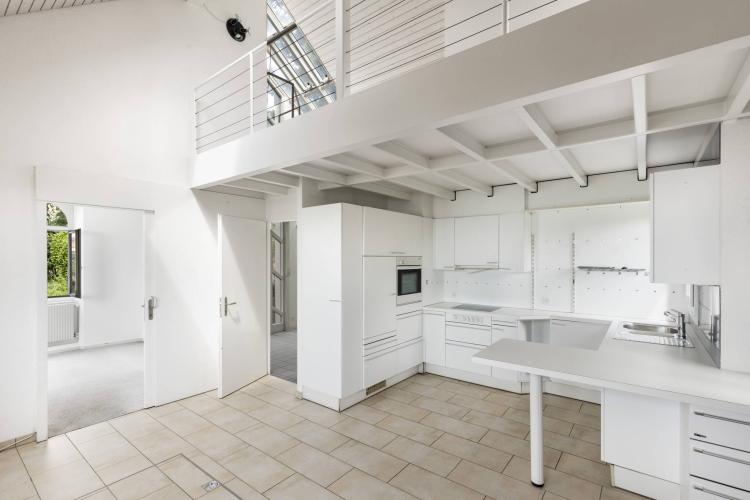Maison de maître avec dépendance de 3.5 pièces en ville de Neuchâtel