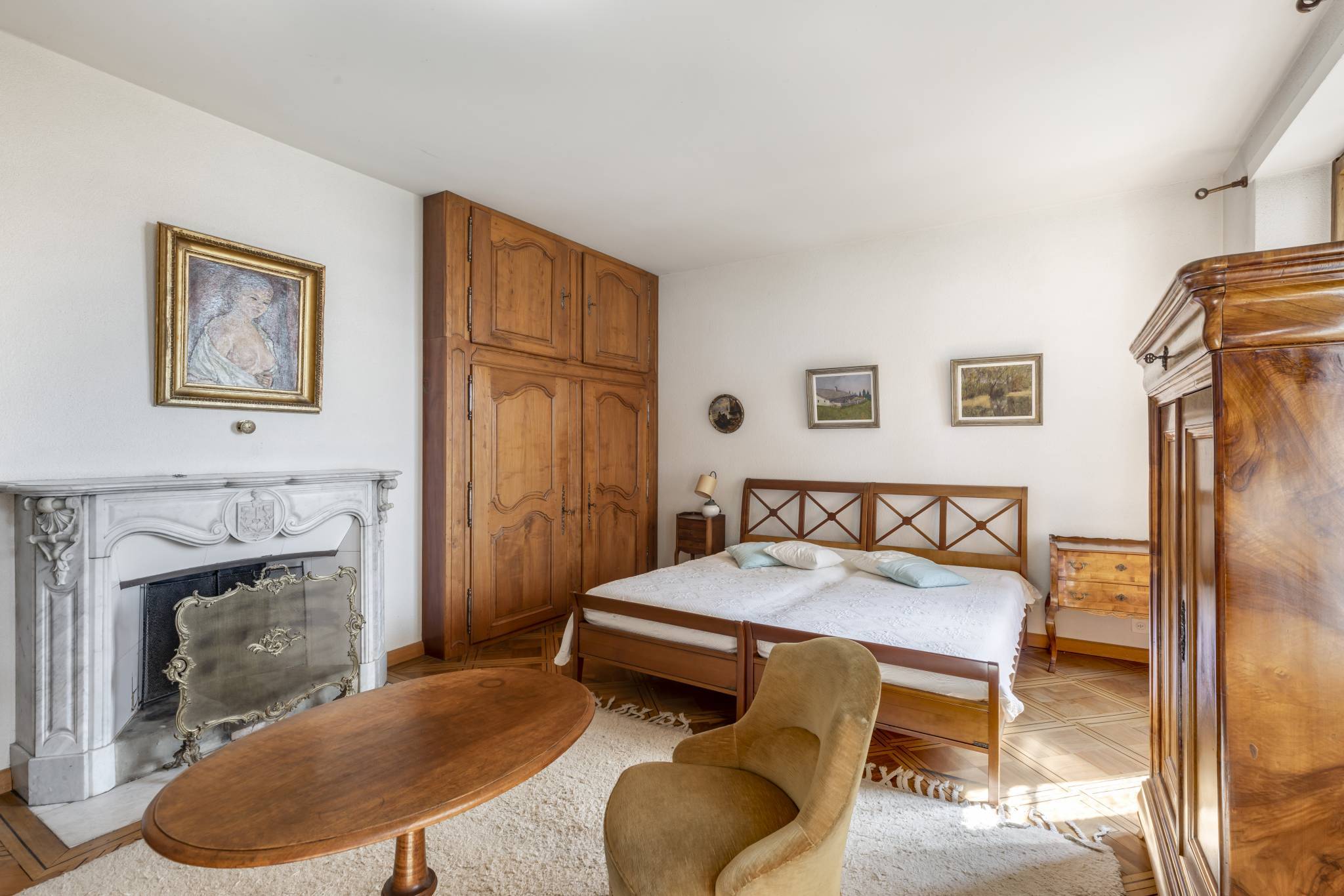 Maison de maître avec dépendance de 3.5 pièces en ville de Neuchâtel