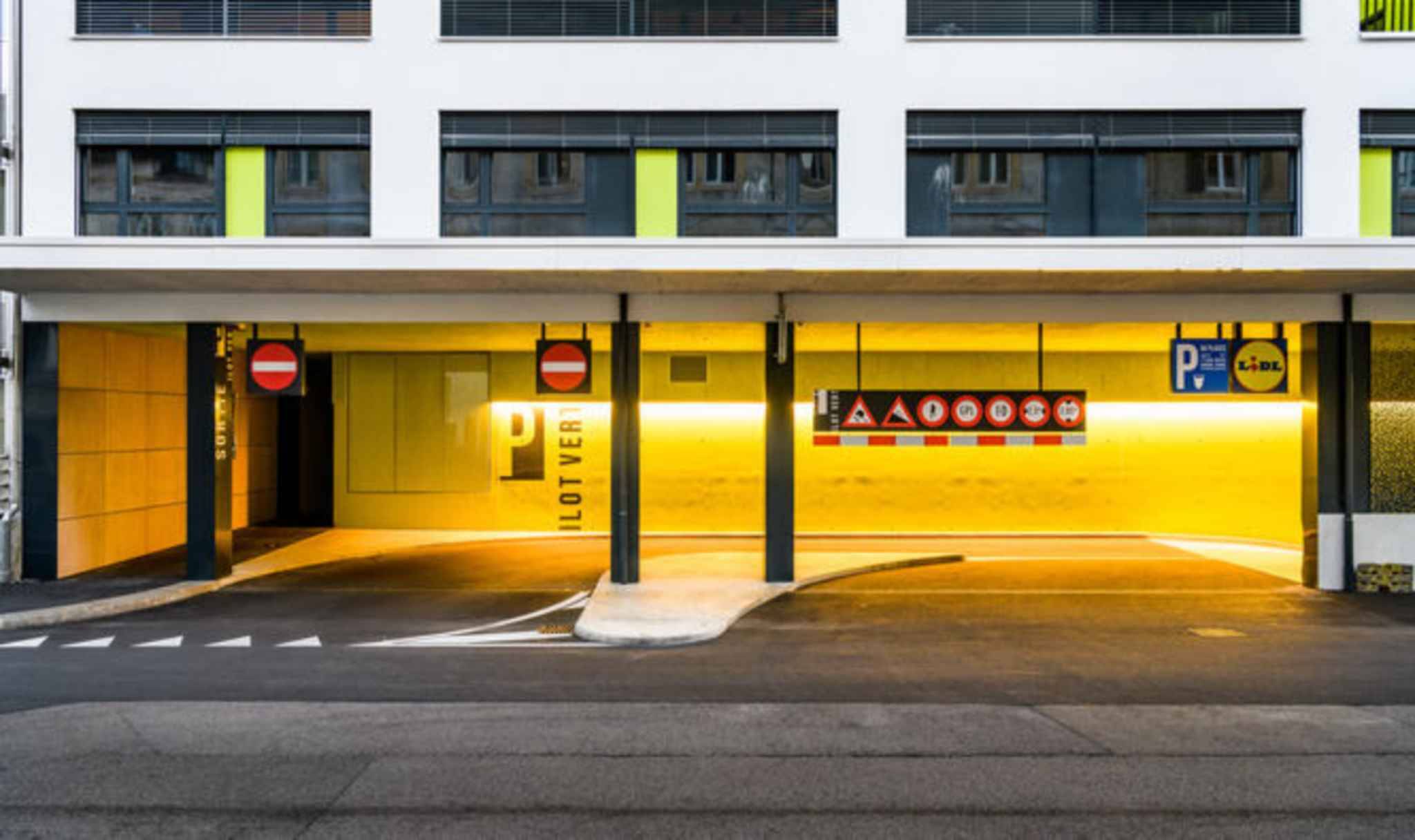 Arcade, showroom, locaux NEUFS de 340 m2 à louer à la Chaux-de-Fonds