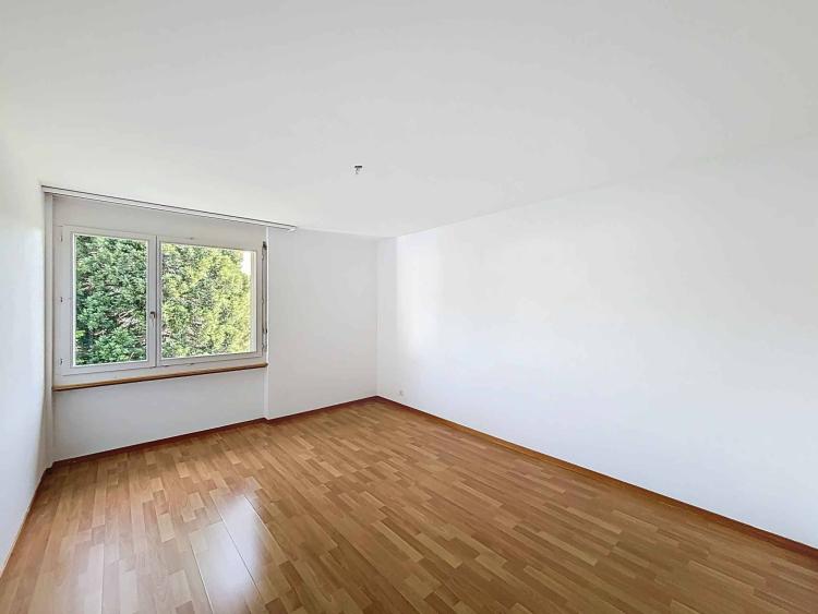Appartement 4.5 pièces lumineux avec balcon et place de parc