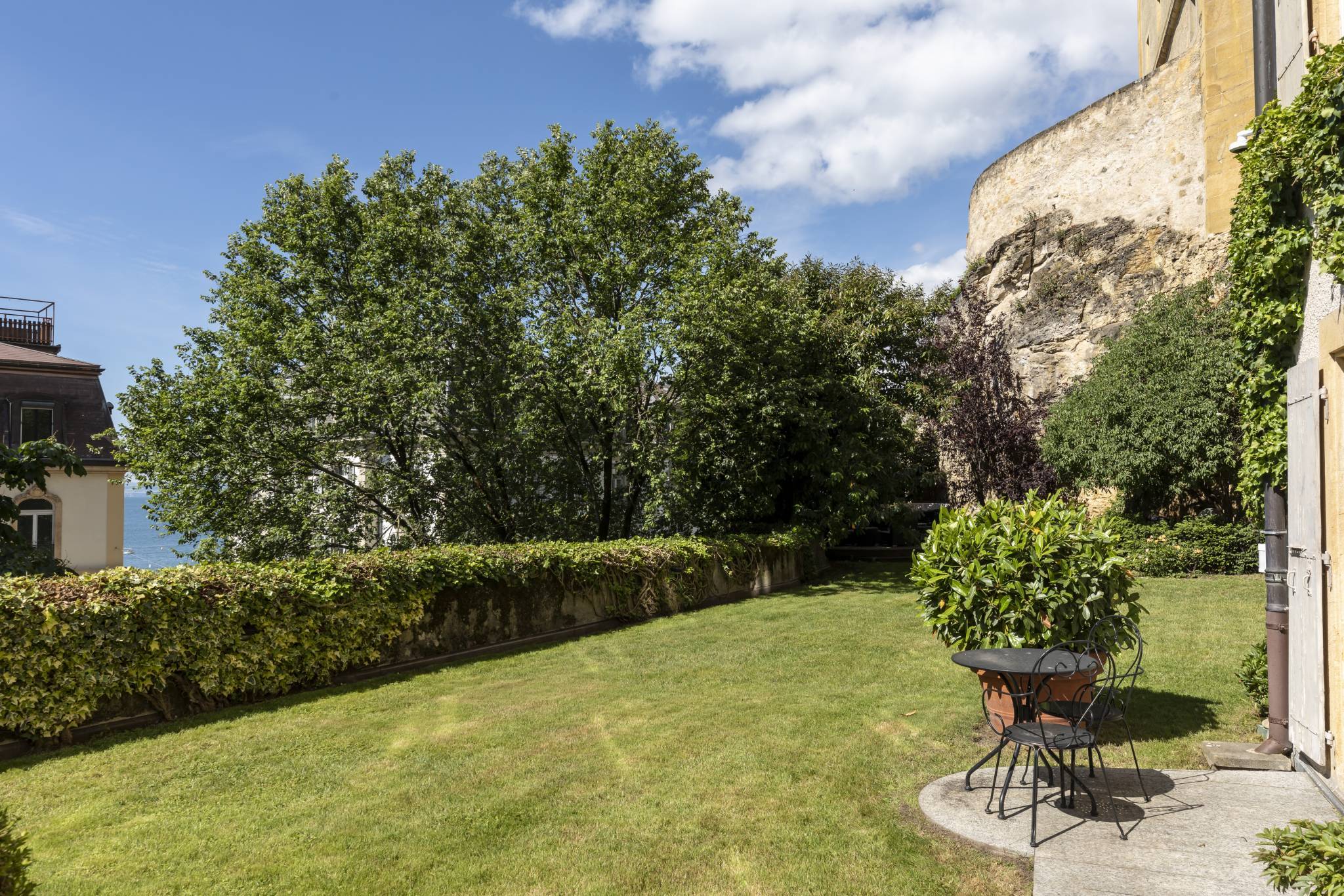 Objet de prestige au cœur de la vieille ville