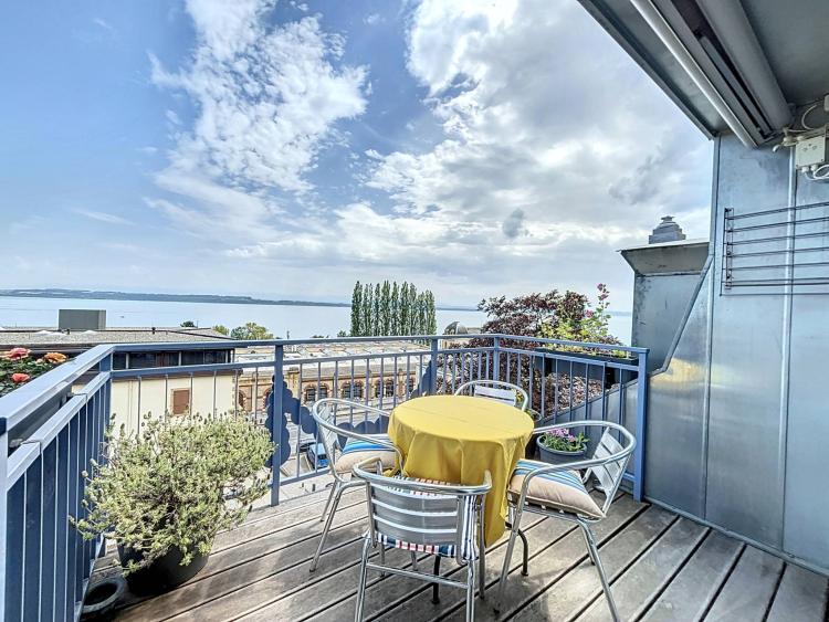 Duplex avec vue panoramique sur le lac et les Alpes