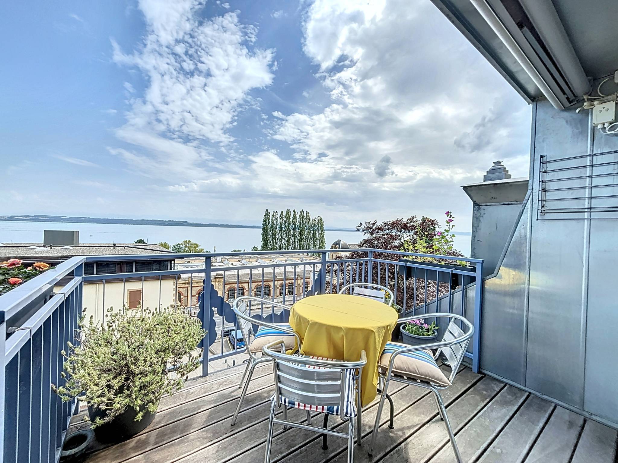 Duplex avec vue panoramique sur le lac et les Alpes