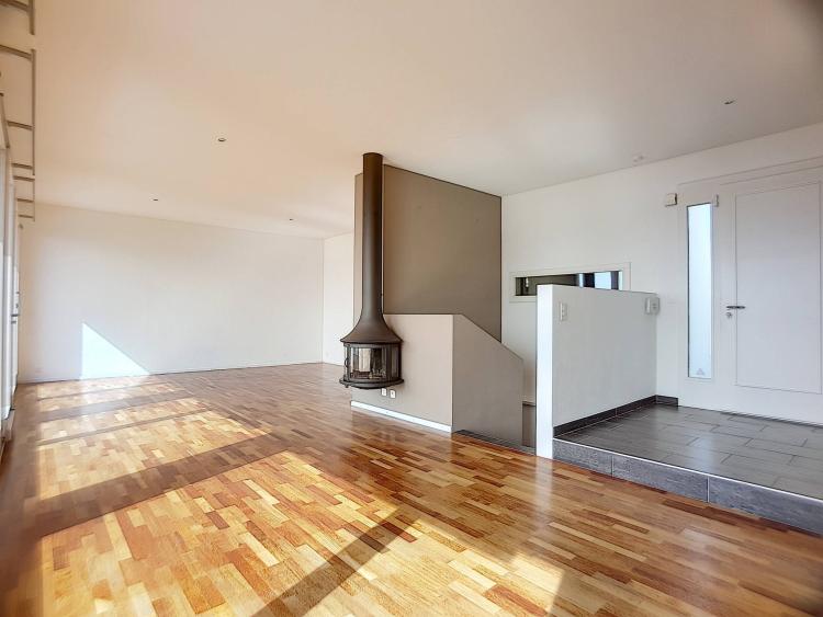 Villa contemporaine de 5.5 pièces avec piscine et vue panoramique
