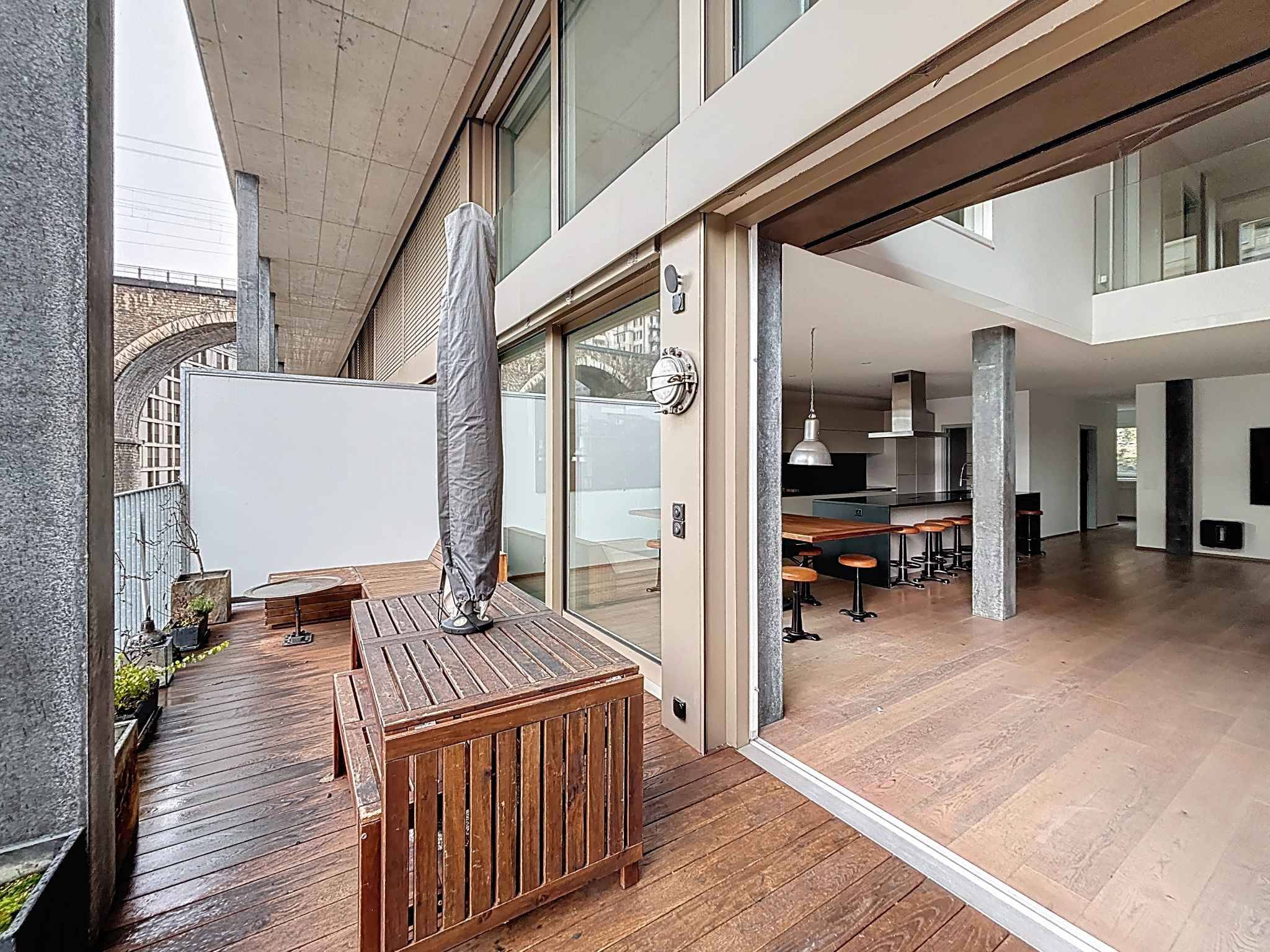 Duplex au style industriel en ville de Neuchâtel