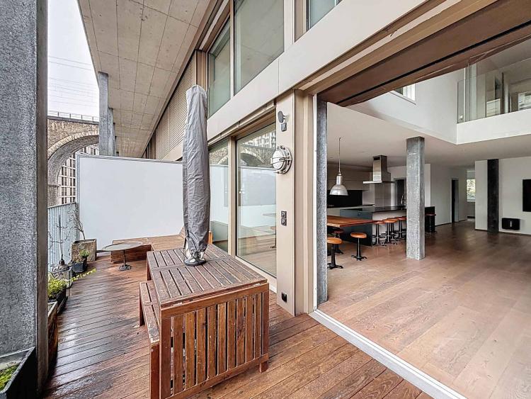 Duplex au style industriel en ville de Neuchâtel