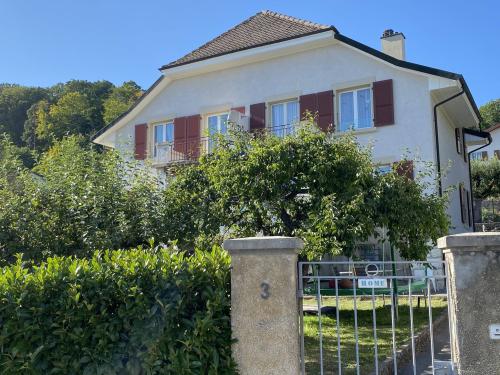 Superbe maison mitoyenne à Peseux avec vue sur le lac