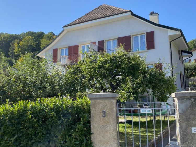 Superbe maison mitoyenne à Peseux avec vue sur le lac