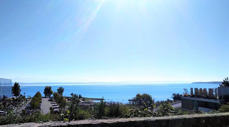 Villa mitoyenne neuve avec vue panoramique sur le lac