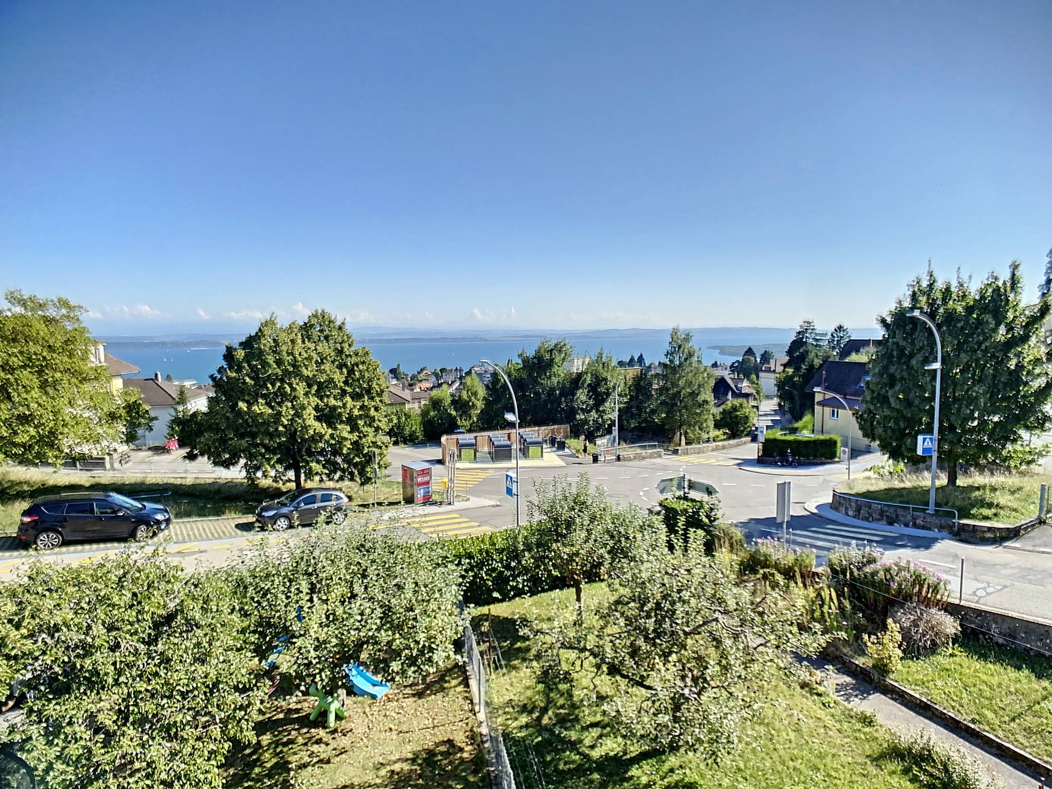 Superbe maison mitoyenne à Peseux avec vue sur le lac