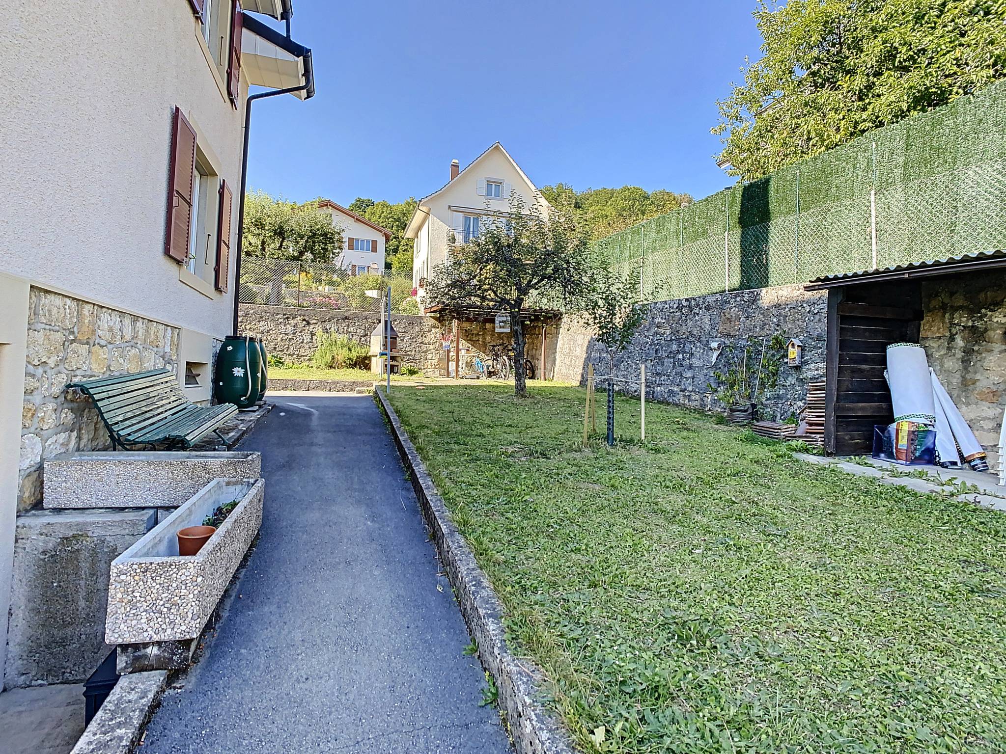Superbe maison mitoyenne à Peseux avec vue sur le lac