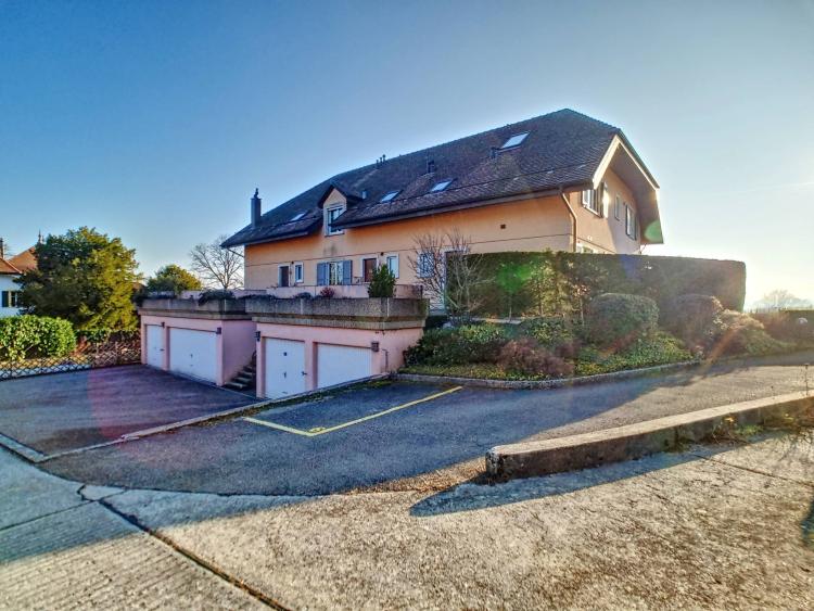 Appartement de 3.5 pièces de plain-pied avec terrasse et jardin