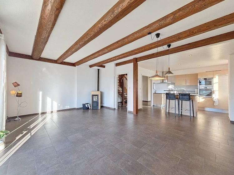 Appartement de 5.5 pièces avec deux terrasses et vue sur le lac de Neuchâtel