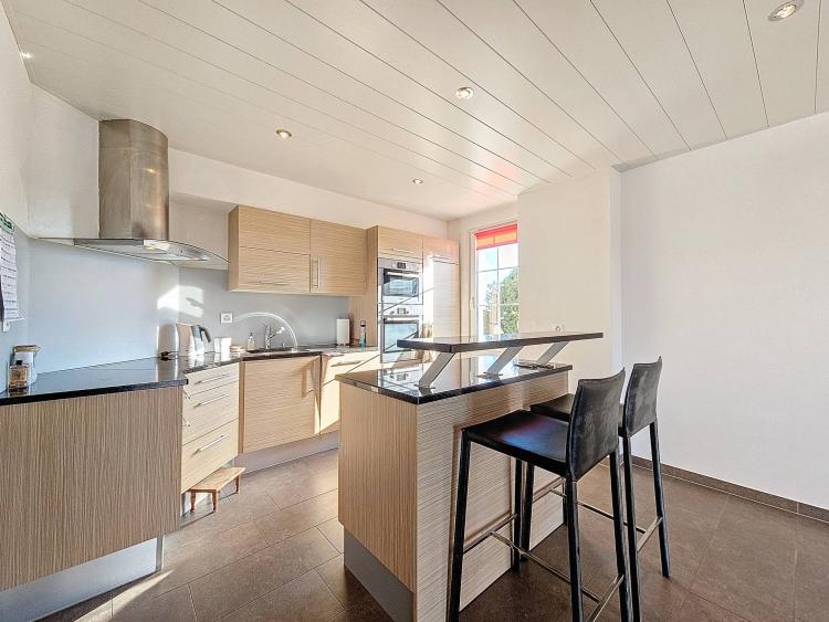 Appartement de 5.5 pièces avec deux terrasses et vue sur le lac de Neuchâtel