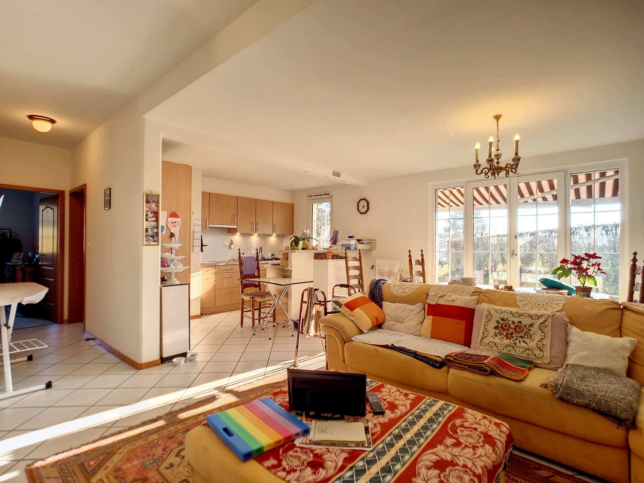 Appartement de 3.5 pièces de plain-pied avec terrasse et jardin