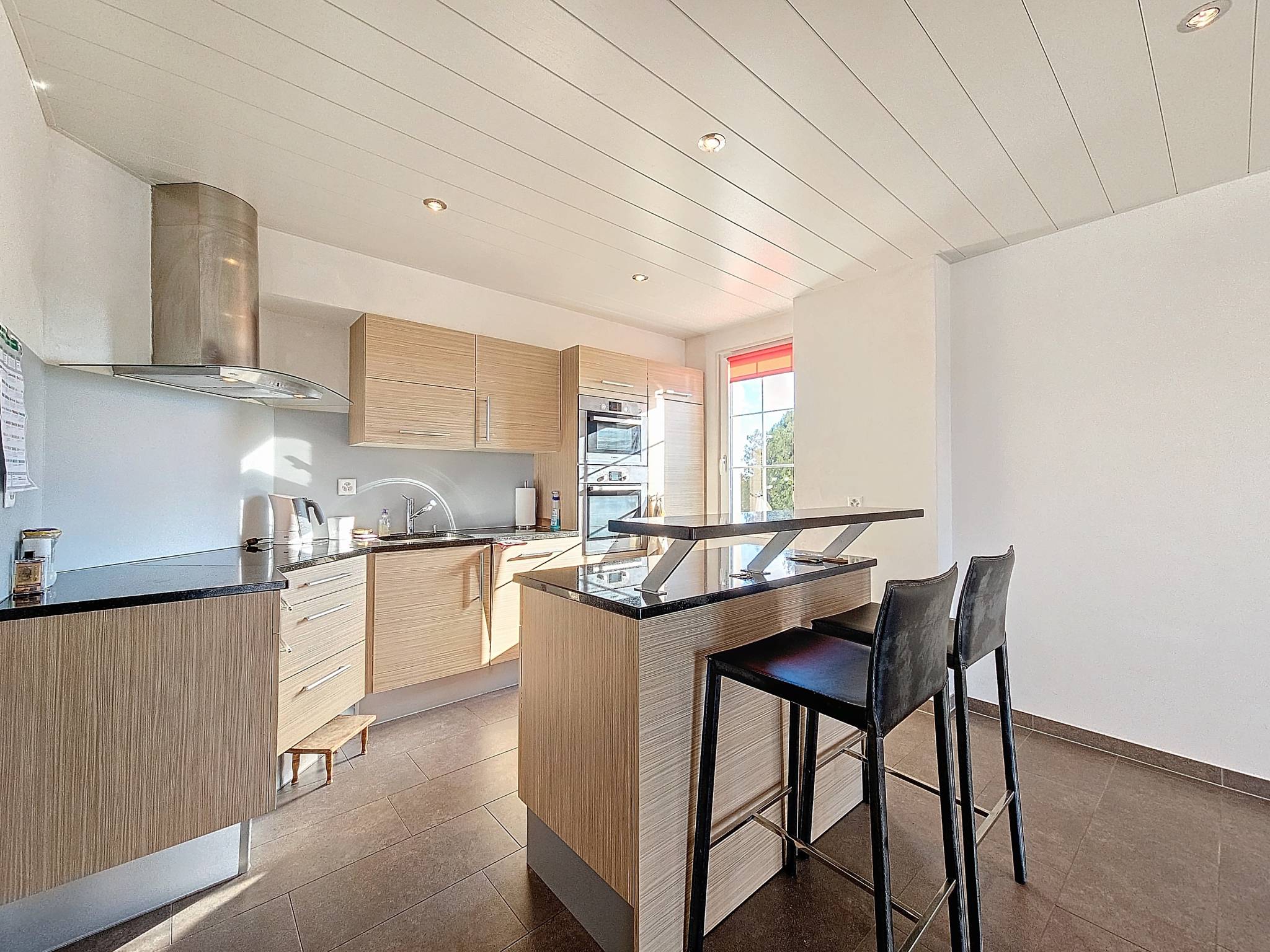 Appartement de 5.5 pièces avec deux terrasses et vue sur le lac de Neuchâtel