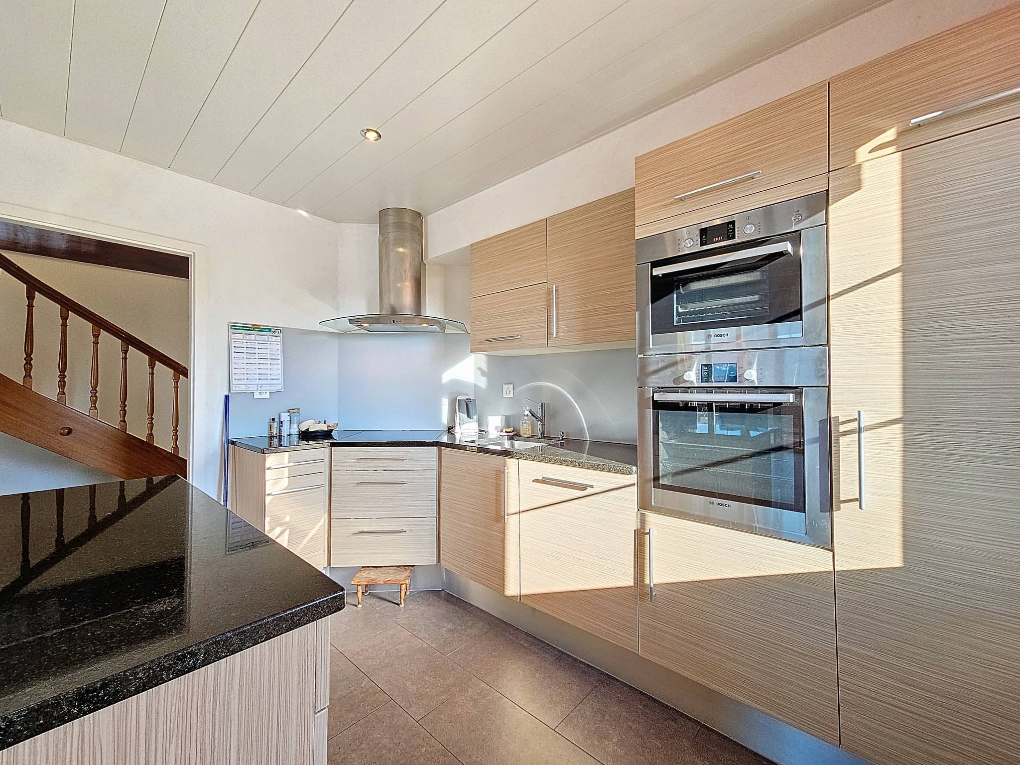 Appartement de 5.5 pièces avec deux terrasses et vue sur le lac de Neuchâtel