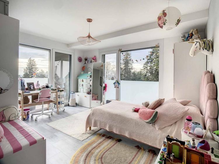 Villa contemporaine de 6.5 pièces dans les hauteurs de Neuchâtel