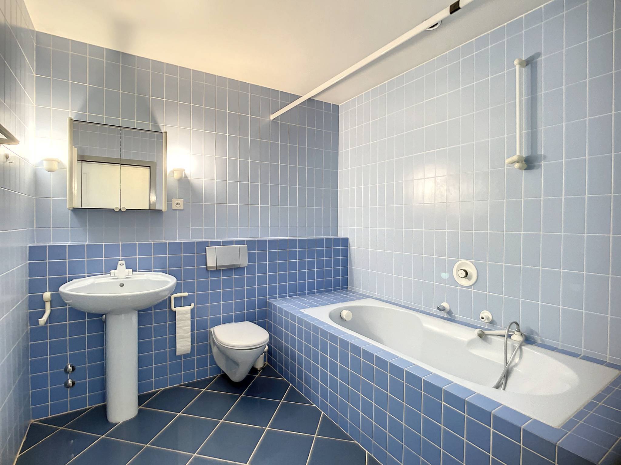 Appartement de 2,5 pièces en ville de Neuchâtel