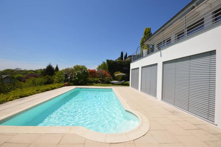 Villa contemporaine de 5.5 pièces avec piscine et vue panoramique