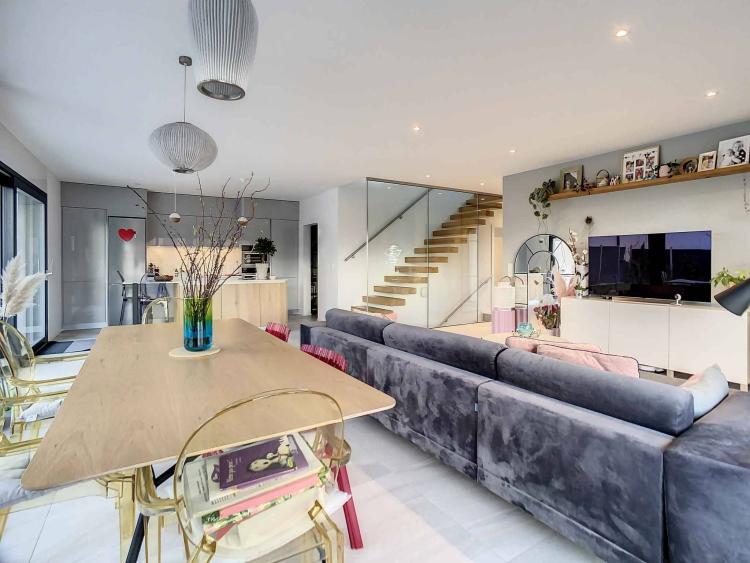 Villa contemporaine de 6.5 pièces dans les hauteurs de Neuchâtel