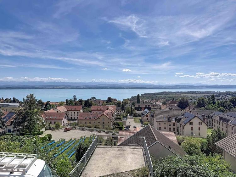 Appartement neuf de 3,5 pièces avec terrasse et vue panoramique