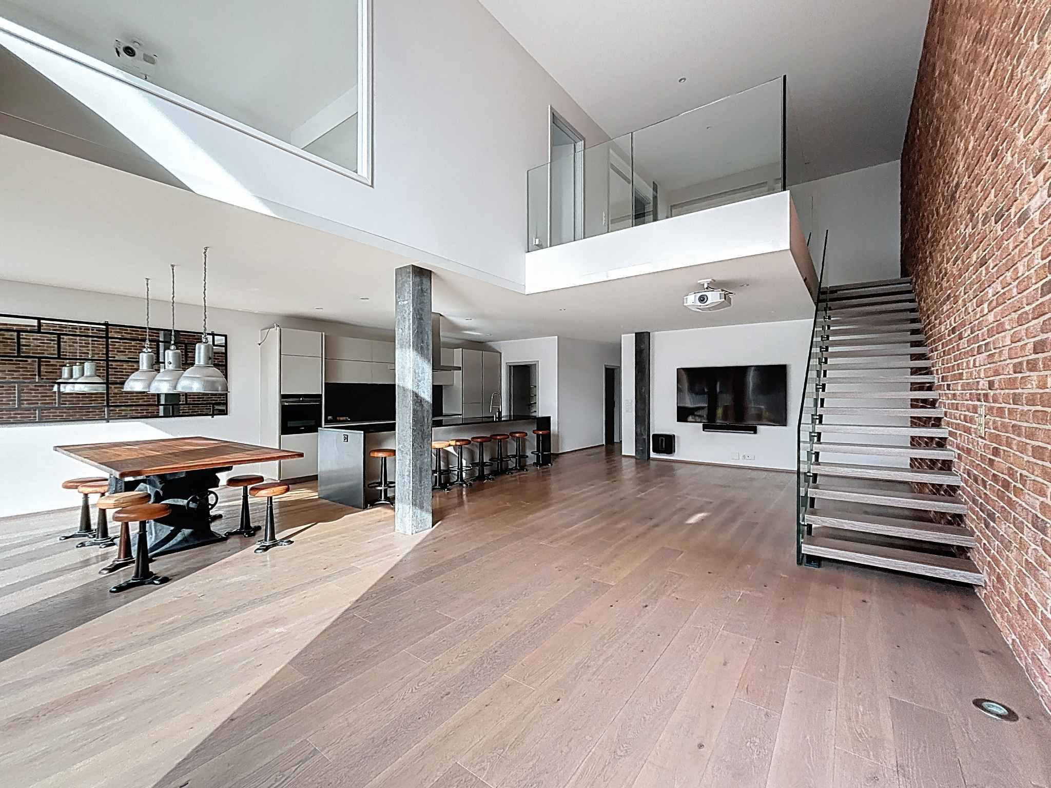 Duplex au style industriel en ville de Neuchâtel