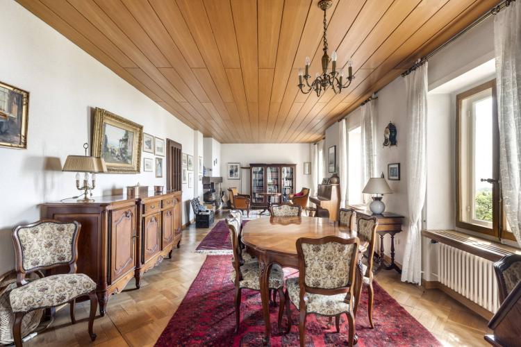 Maison de maître avec dépendance de 3.5 pièces en ville de Neuchâtel
