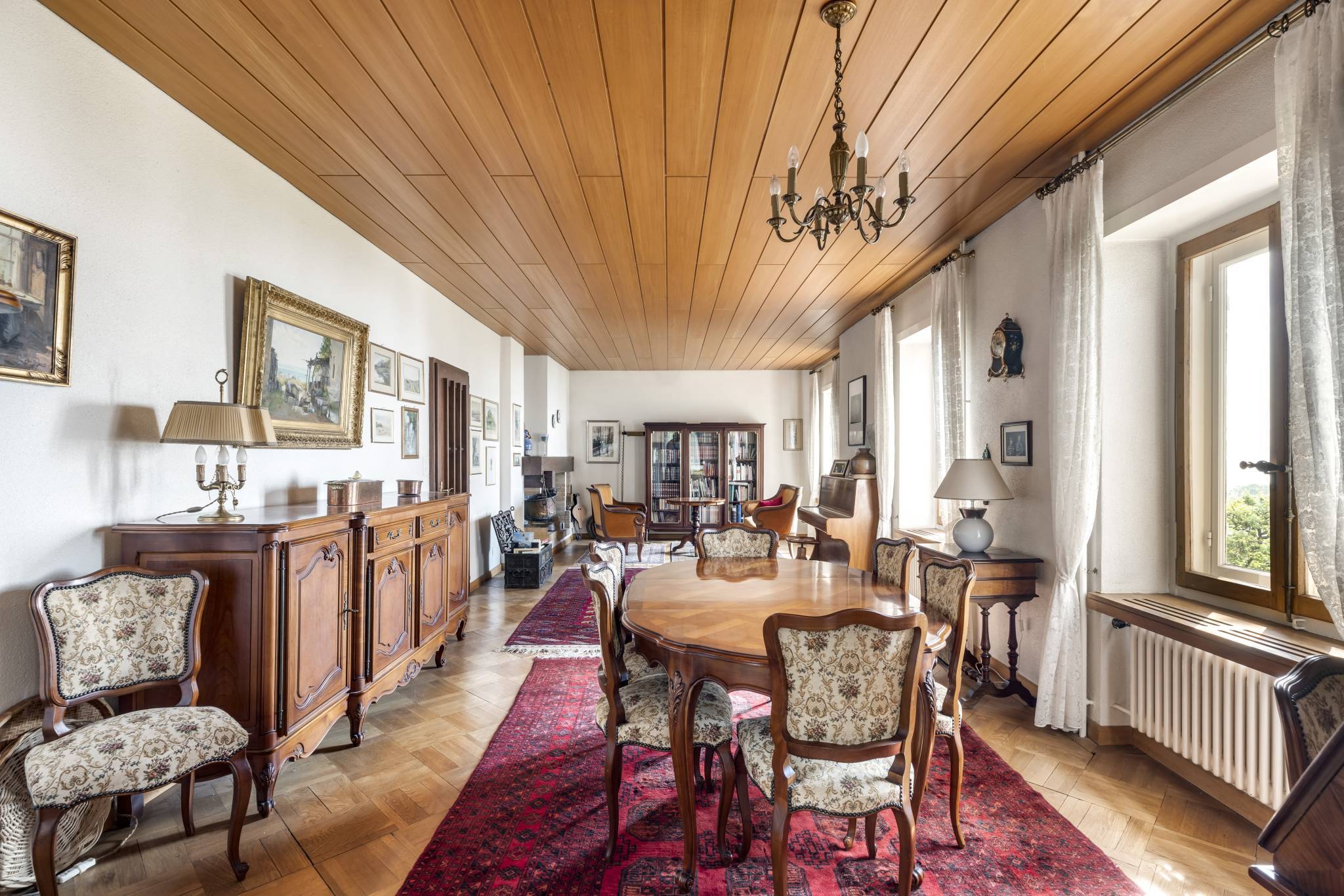 Maison de maître avec dépendance de 3.5 pièces en ville de Neuchâtel