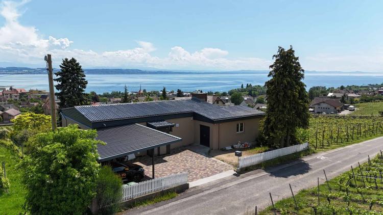 Villa de standing au cœur des vignes avec vue lac imprenable